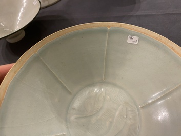 Een diverse collectie Chinees porselein en aardewerk, Song en later
