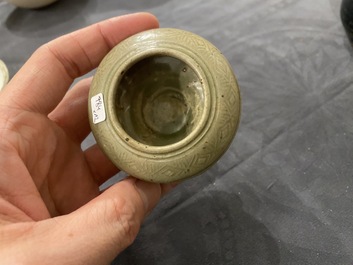 Een diverse collectie Chinees porselein en aardewerk, Song en later