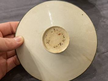 Een diverse collectie Chinees porselein en aardewerk, Song en later