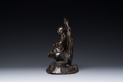 Tr&egrave;s rare br&ucirc;le-parfum couvert en forme de Laozi assit sur le rocher, Yuan