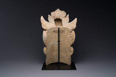 A Chinese pottery dragon head architectural tile, Song/Jin