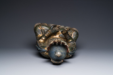 Grande sculpture en bronze laqu&eacute; et dor&eacute; repr&eacute;sentant un Bodhisattva, Chine, Ming