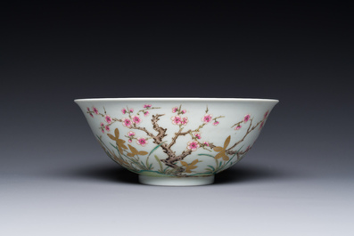 A Chinese famille rose 'plum blossom' bowl, Shen De Tang Zhi 慎德堂製 mark, 19/20th C.