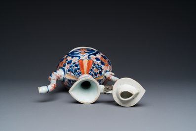 Verseuse de type 'aftaba' en porcelaine de Chine de style Imari pour le march&eacute; islamique, Kangxi