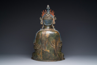 Grande sculpture en bronze laqu&eacute; et dor&eacute; repr&eacute;sentant un Bodhisattva, Chine, Ming