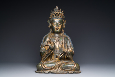 Grande sculpture en bronze laqu&eacute; et dor&eacute; repr&eacute;sentant un Bodhisattva, Chine, Ming