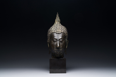 Een Thais bronzen Boeddha hoofd in Noordelijke Sukhotai-stijl, 17/18e eeuw