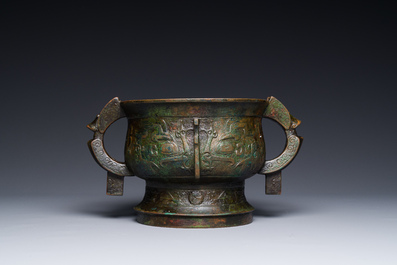 Insolite br&ucirc;le-parfum archa&iuml;que de type 'gui' en bronze au couvercle en bois, Chine, Song