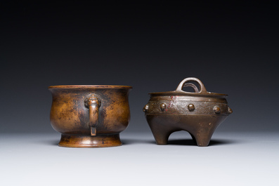 Deux br&ucirc;le-parfums en bronze, marque de Xuande, Chine, Yuan/Ming