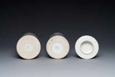 Two Chinese qianjiang cai hat stands, a blue and white jardiniere on stand, a famille rose vase and a covered vase, 19/20th C.