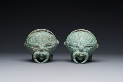 Paire de cloches rondes en bronze pour buffle d'eau, Cambodge, Provence Batambang, 300 av. J.C.