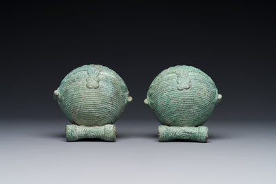 Paire de cloches rondes en bronze pour buffle d'eau, Cambodge, Provence Batambang, 300 av. J.C.