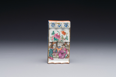 Porte-pinceaux en porcelaine de Chine famille rose, 19&egrave;me