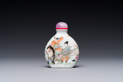 Tabati&egrave;re en porcelaine de Chine famille verte &agrave; d&eacute;cor de mariage de la s&oelig;ur de Zongkui, 19&egrave;me