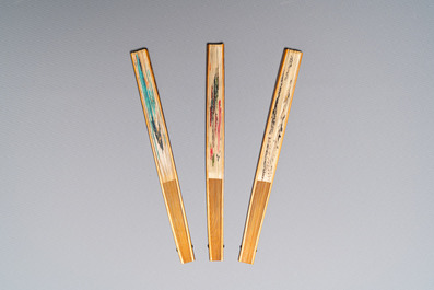 Trois &eacute;ventails pliants, suiveur de Zhang Daqian 張大千 (1899-1983) et Wu Hufang 吴湖帆 (1894-1968), encre et couleur sur papier
