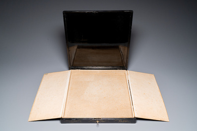 Rare coffret de pr&eacute;sentation en laque noire et dor&eacute;e, Canton, Chine, 19&egrave;me