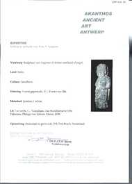 Une sculpture du Bodhisattva Maitreya, un fragment d'un bouddha assis et une sculpture d'un ma&icirc;tre avec un enfant en schiste, Gandhara, 1/5&egrave;me