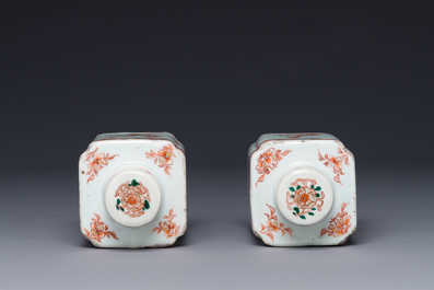 A pair of Chinese famille verte square tea caddies, Kangxi