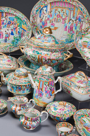 A very extensive Chinese Canton famille rose 81-piece dinner service, 19th C.