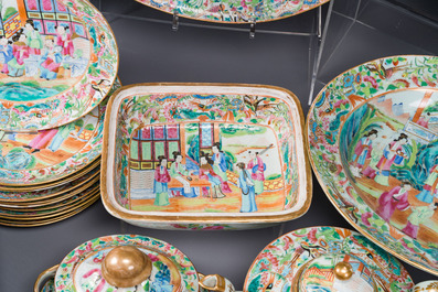 A very extensive Chinese Canton famille rose 81-piece dinner service, 19th C.