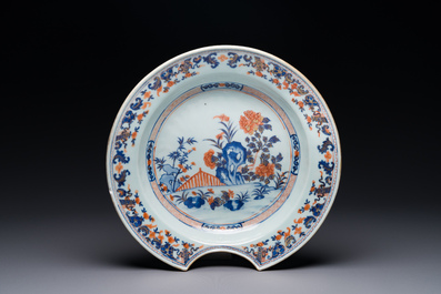 Four Chinese blue and white cups and saucers and a Chinese Imari-style shaving bowl, Kangxi Qianlong