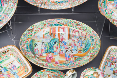 A very extensive Chinese Canton famille rose 81-piece dinner service, 19th C.