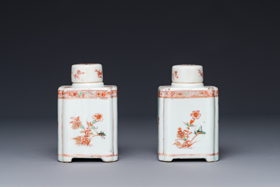 A pair of Chinese famille verte square tea caddies, Kangxi