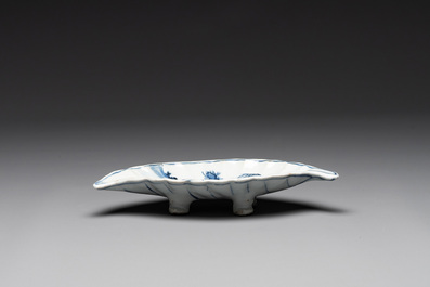A rare Chinese blue and white leaf-shaped ko-sometsuke dish for the Japanese market, Tianqi