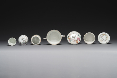 Collection vari&eacute;e en porcelaine de Chine famille rose et qianjiang cai, 19/20&egrave;me
