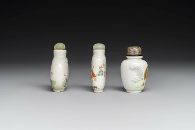 Drie diverse Chinese famille rose snuifflessen, Daoguang merk en periode
