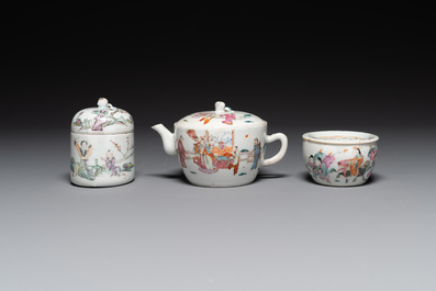 Collection vari&eacute;e en porcelaine de Chine famille rose et qianjiang cai, 19/20&egrave;me
