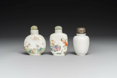 Drie diverse Chinese famille rose snuifflessen, Daoguang merk en periode