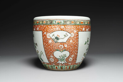 A Chinese famille verte jardiniere, 19th C.