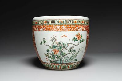 A Chinese famille verte jardiniere, 19th C.