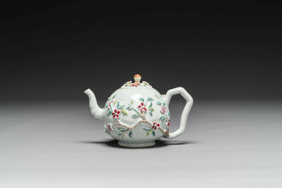 Collection vari&eacute;e en porcelaine de Chine famille rose, Yongzheng/Qianlong