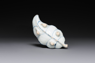 Coupe en forme de feuille en porcelaine de Chine en bleu et blanc de type ko-sometsuke pour le Japon, Tianqi