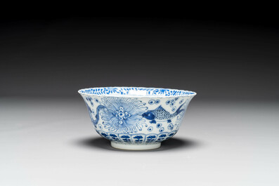 Groupe de six pi&egrave;ces en porcelaine de Chine bleu et blanc, 18/19&egrave;me