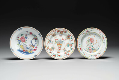 Zes Chinese famille rose borden met floraal decor, Qianlong