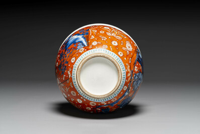 A Chinese English-decorated blue and white scroll pot, Kangxi