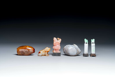 Groupe de sculptures en lapis-lazuli, quartz rose et autres pierres pr&eacute;cieuses, Chine, 19/20&egrave;me