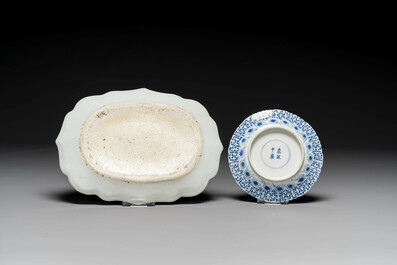 Groupe de six pi&egrave;ces en porcelaine de Chine bleu et blanc, 18/19&egrave;me