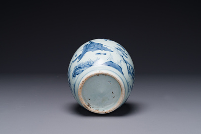 Een Chinese blauw-witte vaas met een geleerde, Ming