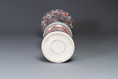 Een monumentale 'gu' vaas in Imari-stijl met het wapen van de hertog van Orl&eacute;ans, Samson, Frankrijk, 19e eeuw