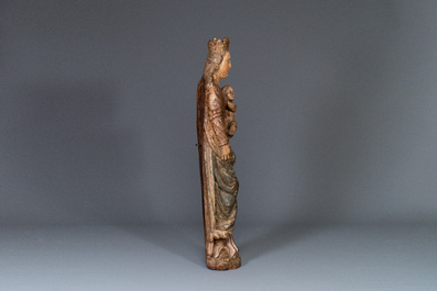 Figure de Vierge &agrave; l'Enfant en ch&ecirc;ne sculpt&eacute; polychrome, France, 2&egrave;re moiti&eacute; du 16&egrave;me