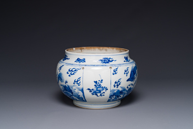 Een Chinese blauw-witte kom met mythische dieren, Kangxi
