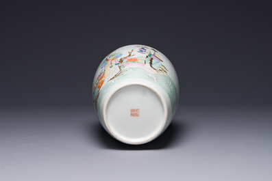 Een Chinese famille rose vaas met Lan Caihe, Qianlong merk en periode