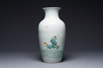 Een Chinese famille rose vaas met Lan Caihe, Qianlong merk en periode