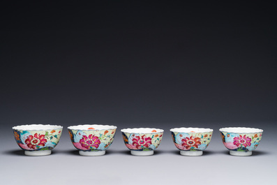 Collection de sept pi&egrave;ces en porcelaine de Chine famille rose &agrave; d&eacute;cor de feuilles de tabac, Qianlong