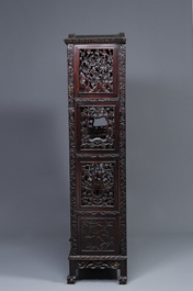 &Eacute;tag&egrave;re sculpt&eacute;e en bois hongmu, Chine, Canton, 19&egrave;me