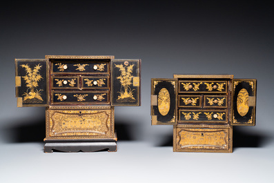 Deux cabinets miniatures et un coffret en laque noire et dor&eacute;e, Canton, Chine, 19&egrave;me
